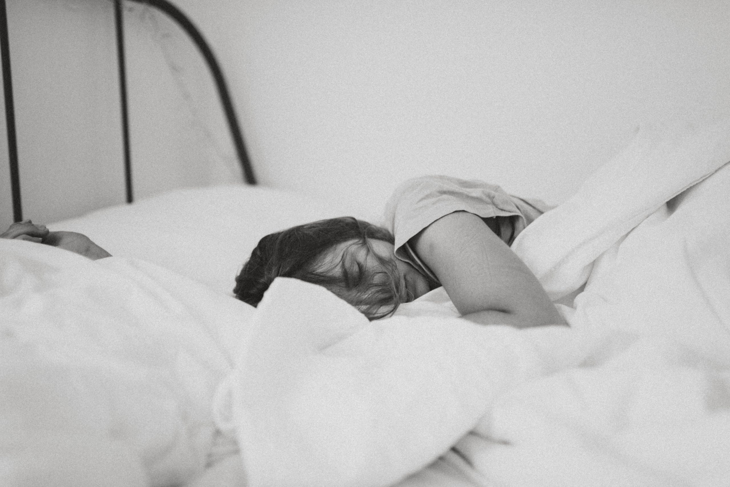 How does sleep affect weight loss?